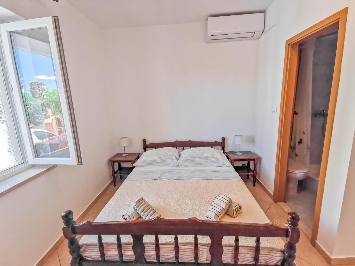 Apartments Patrick Baška Voda Extérieur photo