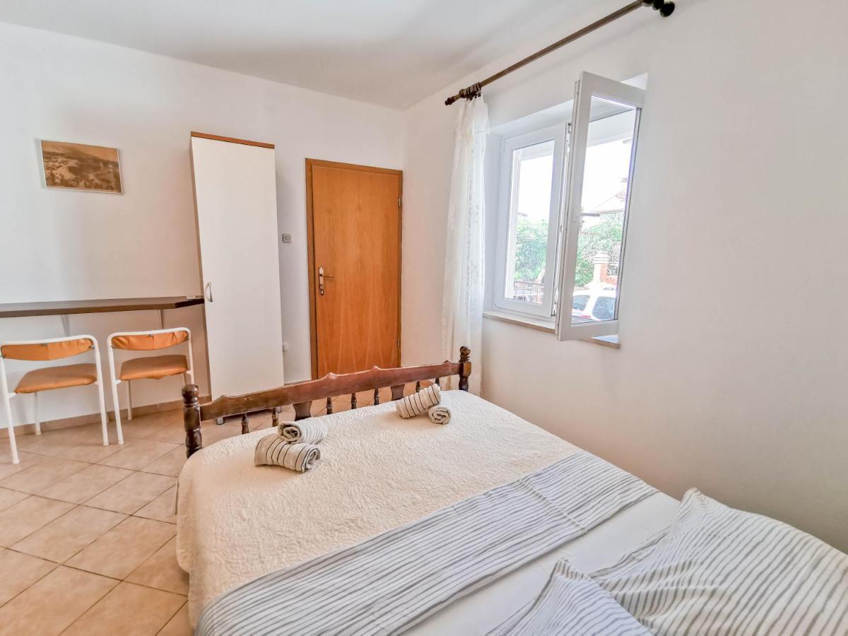 Apartments Patrick Baška Voda Extérieur photo
