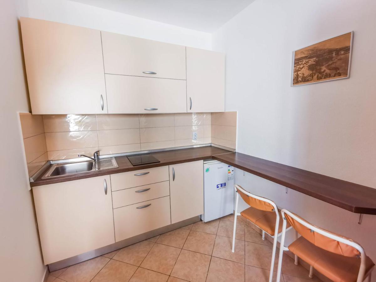 Apartments Patrick Baška Voda Extérieur photo
