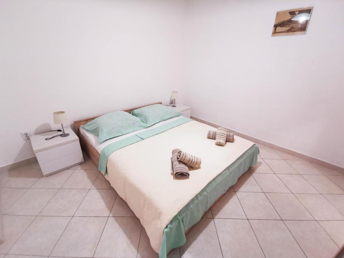 Apartments Patrick Baška Voda Extérieur photo