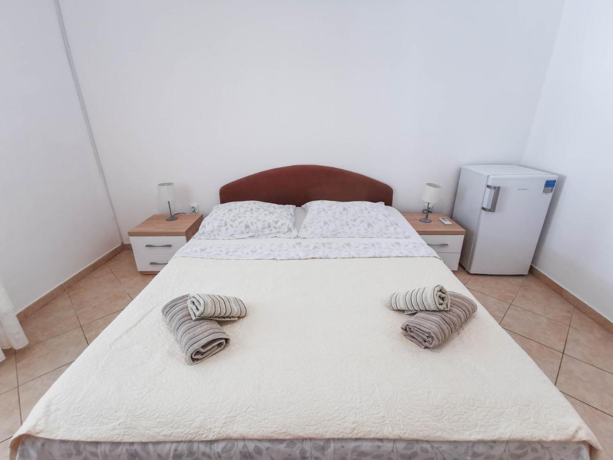 Apartments Patrick Baška Voda Extérieur photo