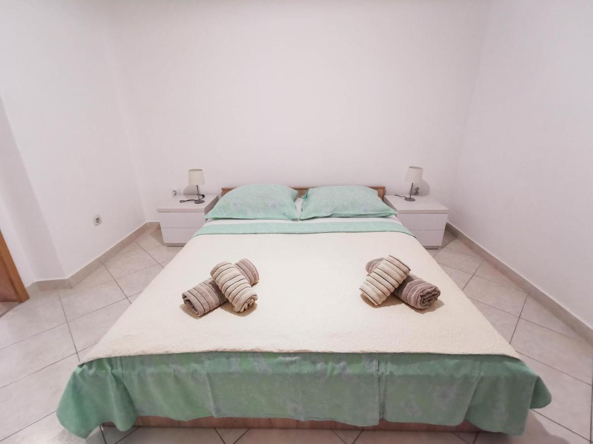 Apartments Patrick Baška Voda Extérieur photo