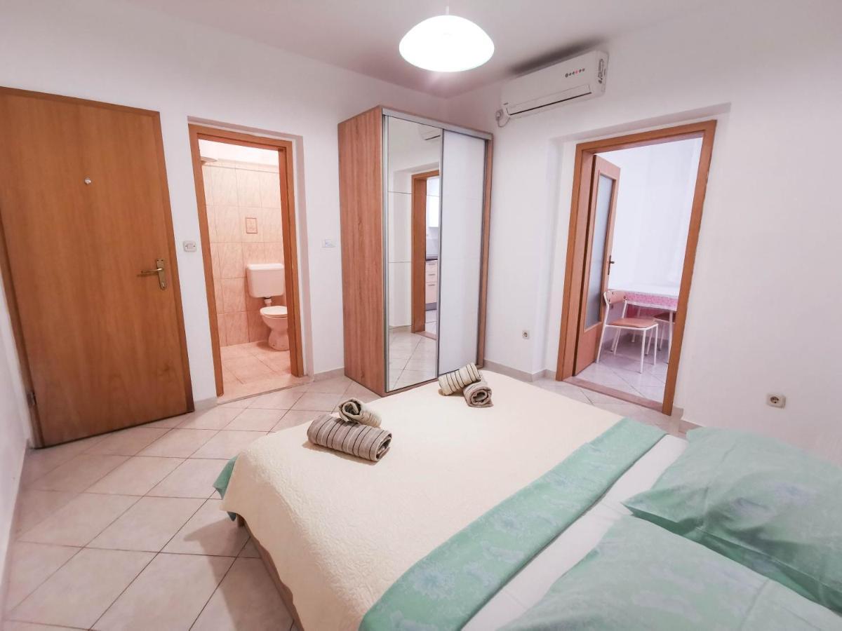 Apartments Patrick Baška Voda Extérieur photo